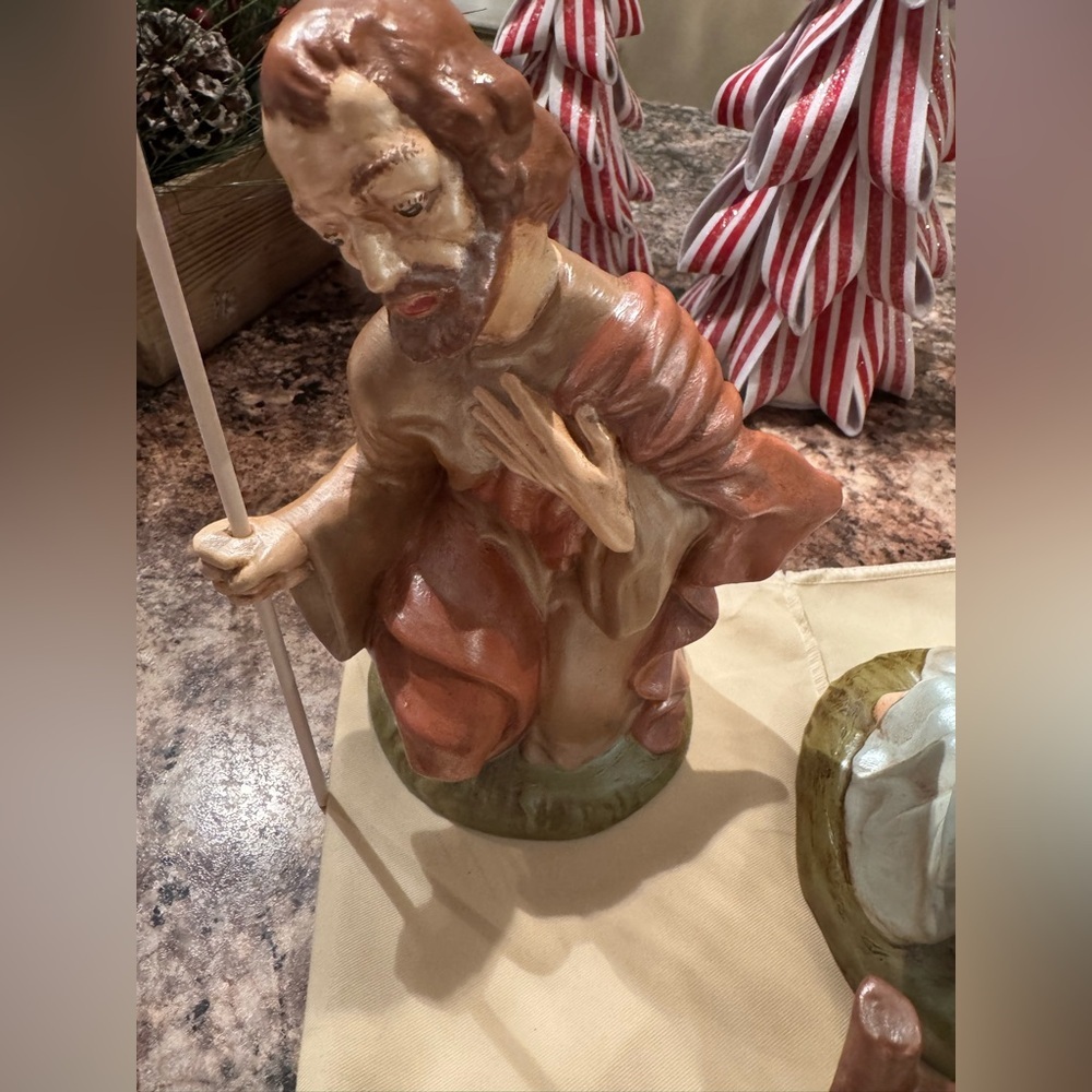 1961 Neal Pemberton Ceramic Nativity Set with Baby Jesus, Mary, and Joseph - Picture 5 of 7
